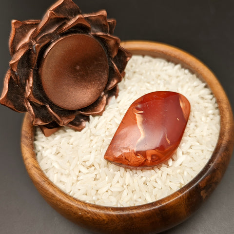 Carnelian Palm Stone~CRCARN02